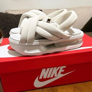 Nike Air Max Isla Sandals